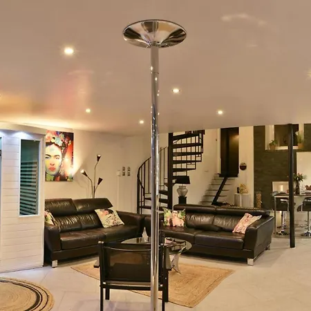 Le Loft, Moonlove, Jacuzzi Et Sauna Privatifs Sur Terrasse, 120m2 アパート Jarville-la-Malgrange
